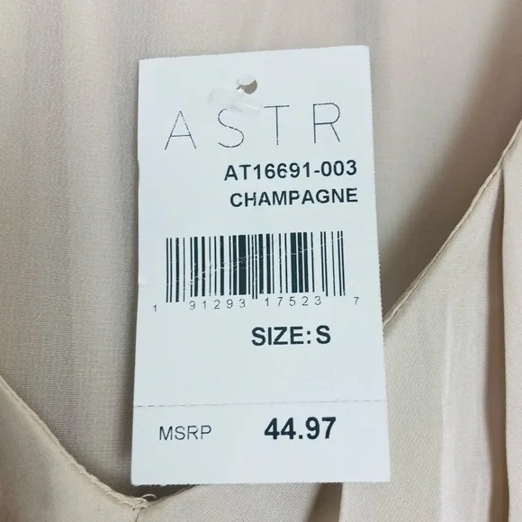 ASTR NWT feminine bubble hem & sleeve top IN champagne color. Small - Picture 5 of 6